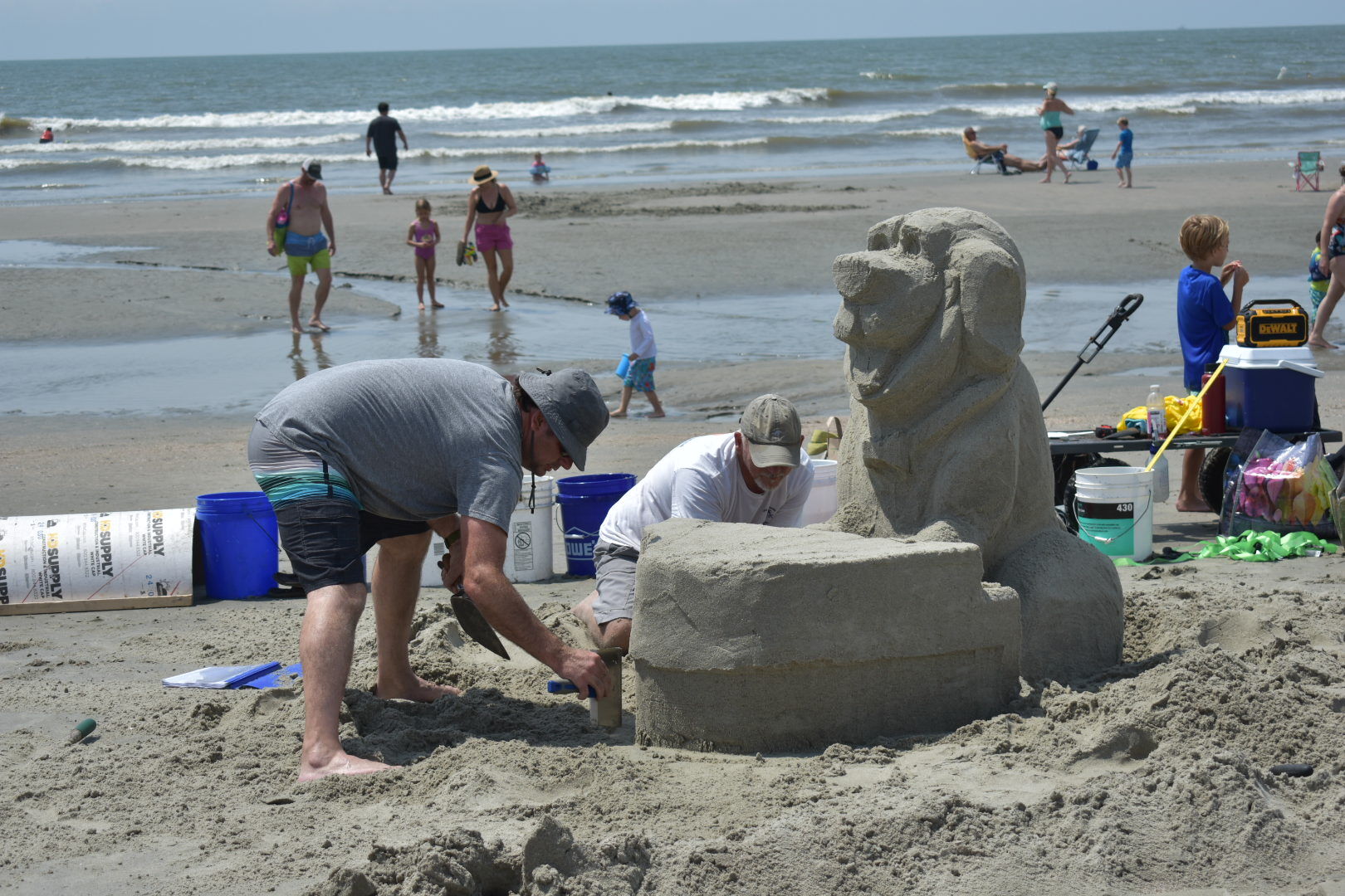 Pawsitive Vibes Sand Sculpture